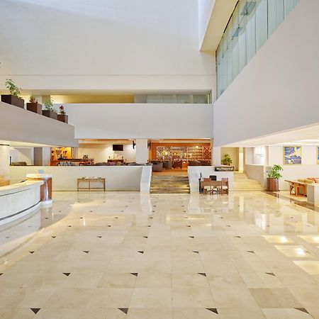 เฟียสตา อเมริกานา กวาดาลาคารา Hotel กัวดาลาฮารา ภายนอก รูปภาพ